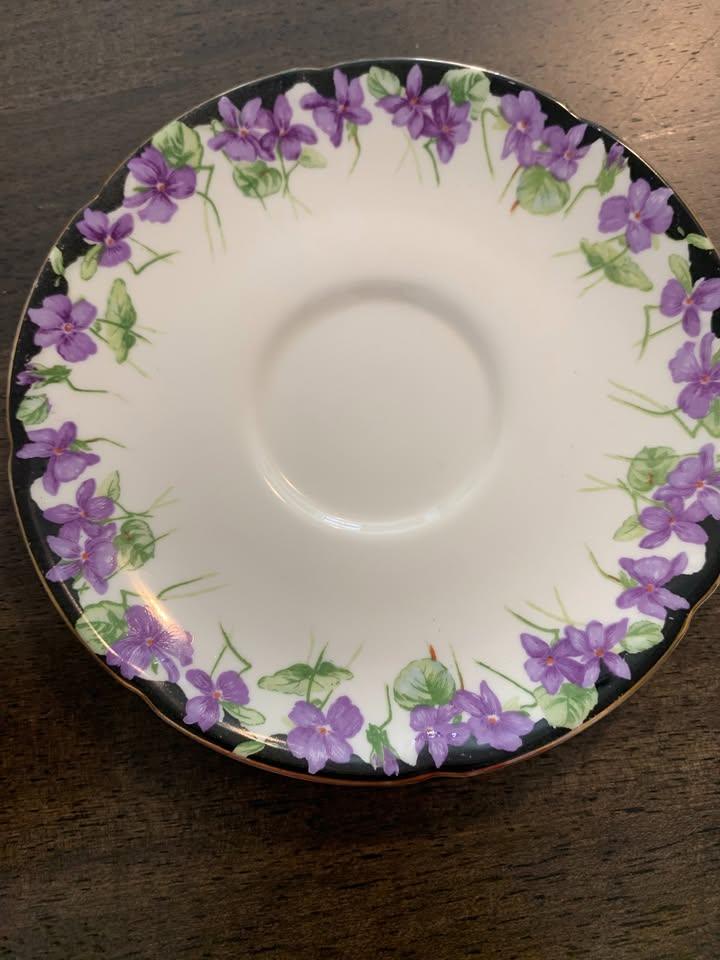 Royal Doulton Violet Teacup and Saucer - photo 4