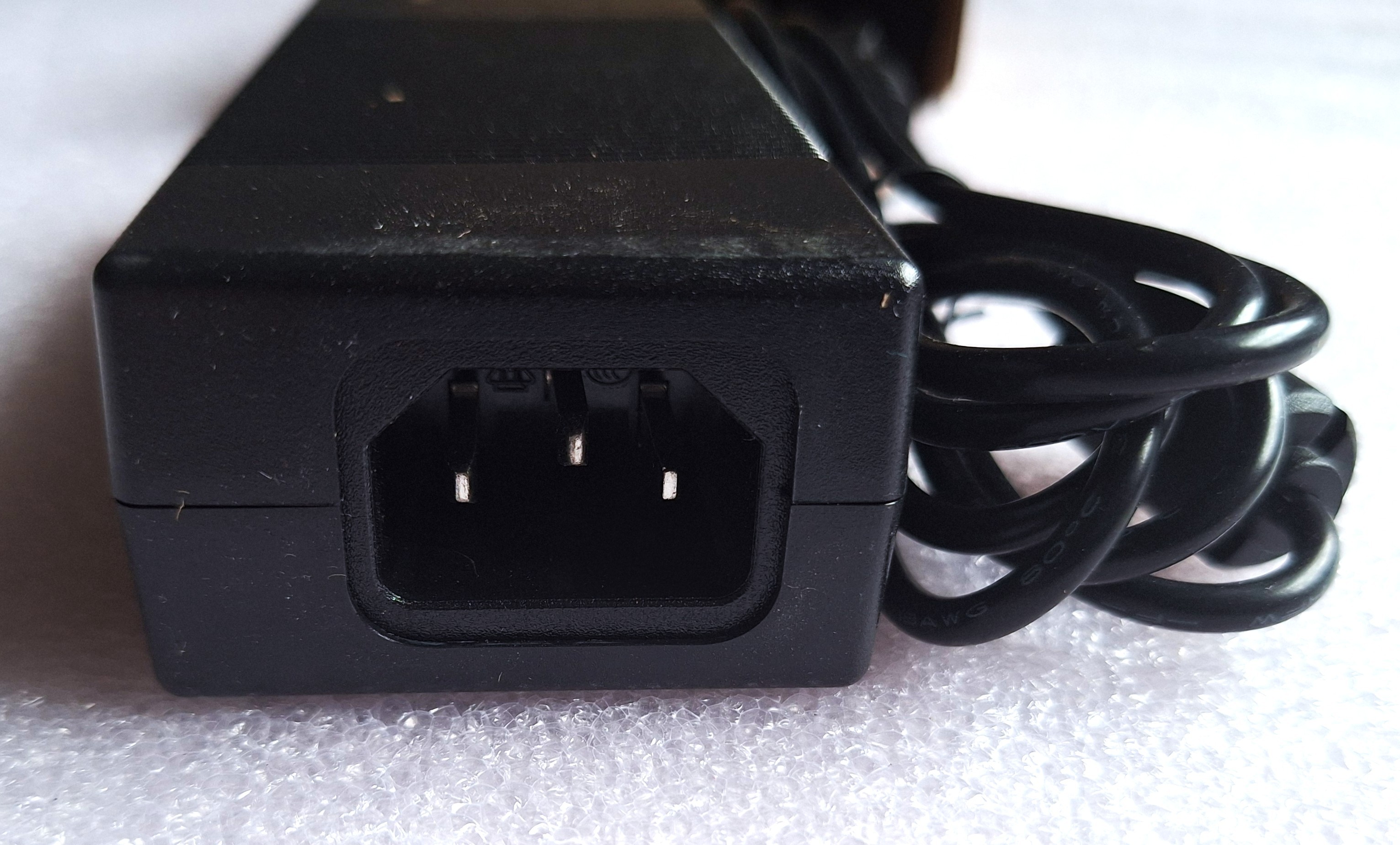 Orange Power Adapter 19.5V/3A - photo 2