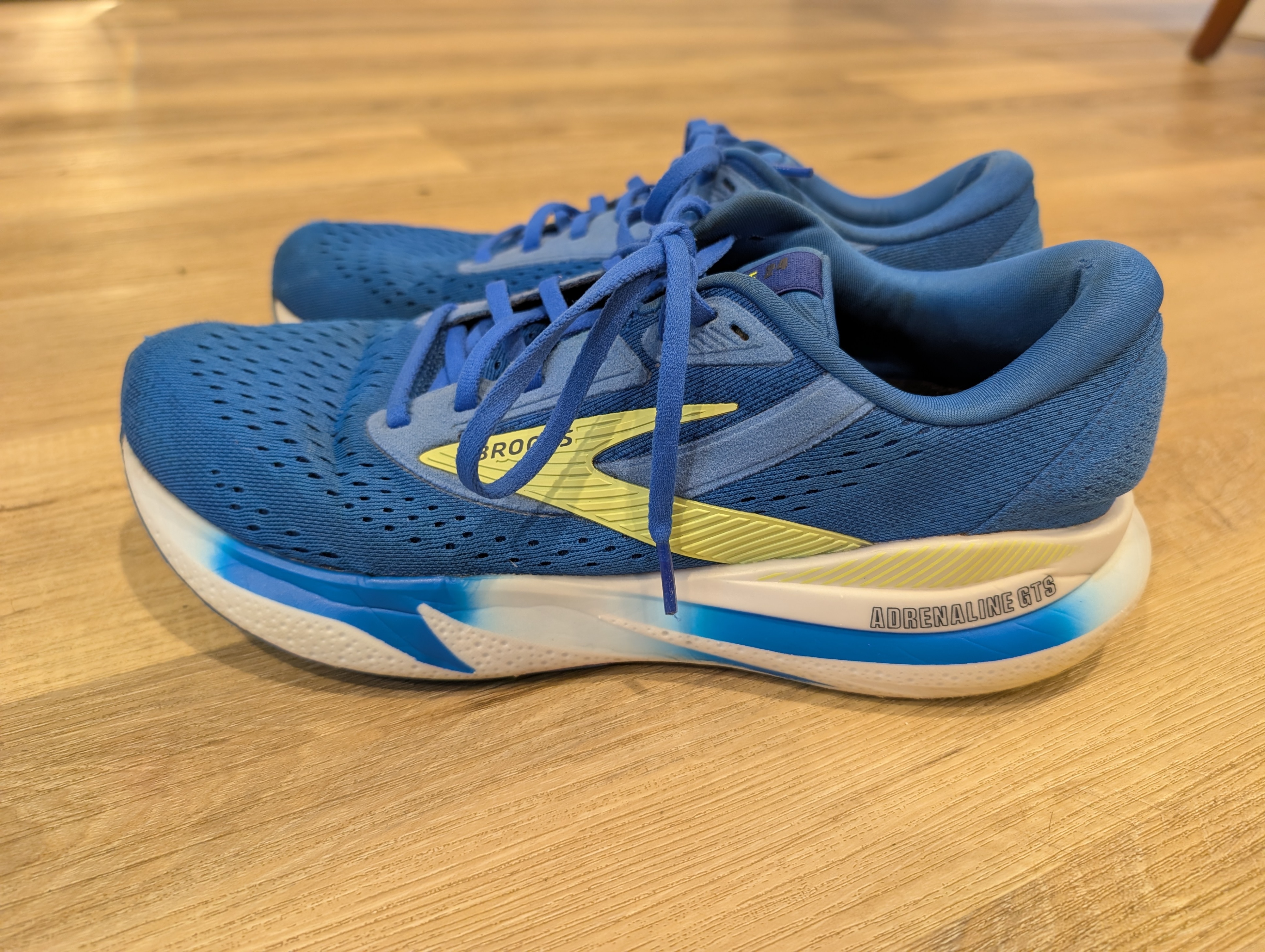 Brooks Adrenaline GTS 24 Men's Running Shoes - Size 9 US