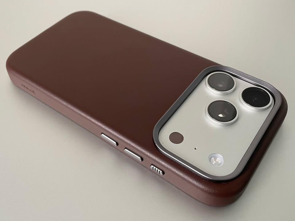 NOMAD Traditional Leather case for iPhone 17 or 18 Pro