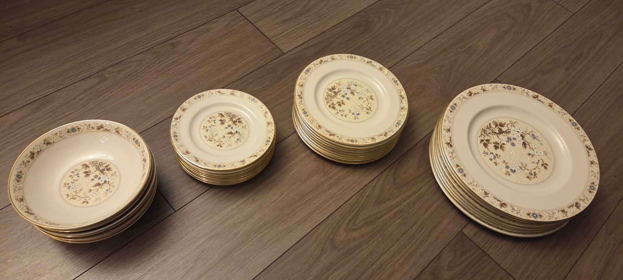 36-Pc Royal Doulton "Mandalay" Fine Dinnerware Set