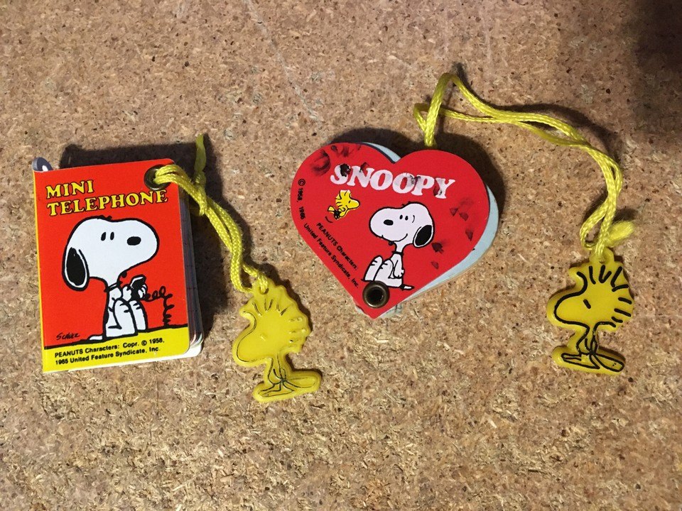 2X VINTAGE SNOOPY WOODSTOCK CHARM PEANUTS MINI POCKET PHONE BOOK