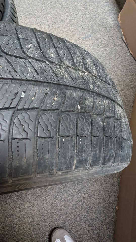 Michelin X-Ice Xi3 215/65R17 Tire