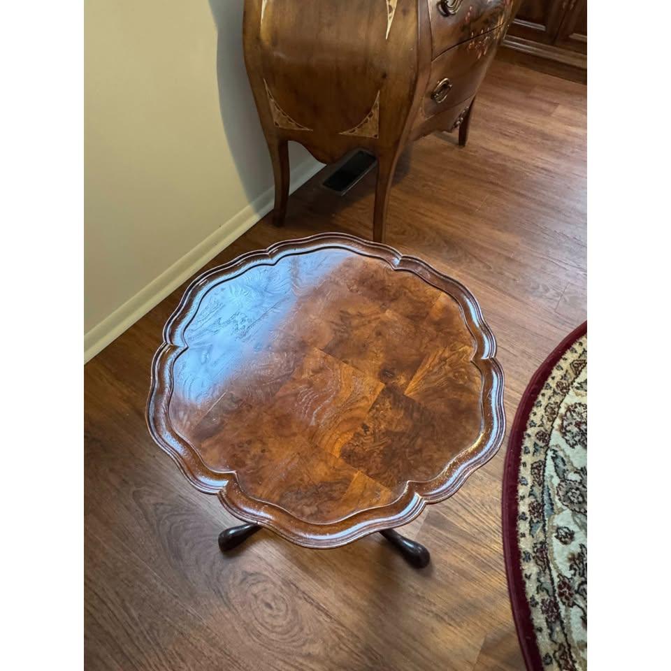 Hekman Scalloped Pie Crust Brass Tray Top Table - photo 5
