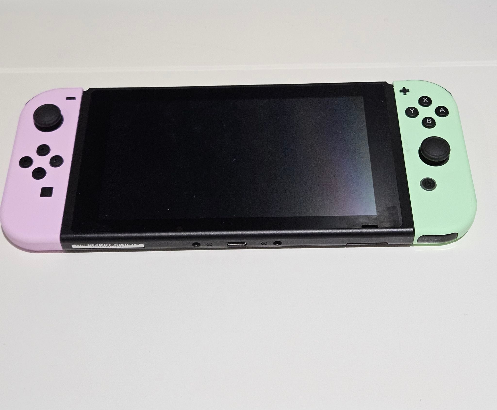 Nintendo Switch console + joysticks
