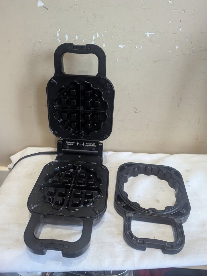 Salton STUFFED Waffle Maker Makes 2 Inch Thick Belgian Waffles - photo 2