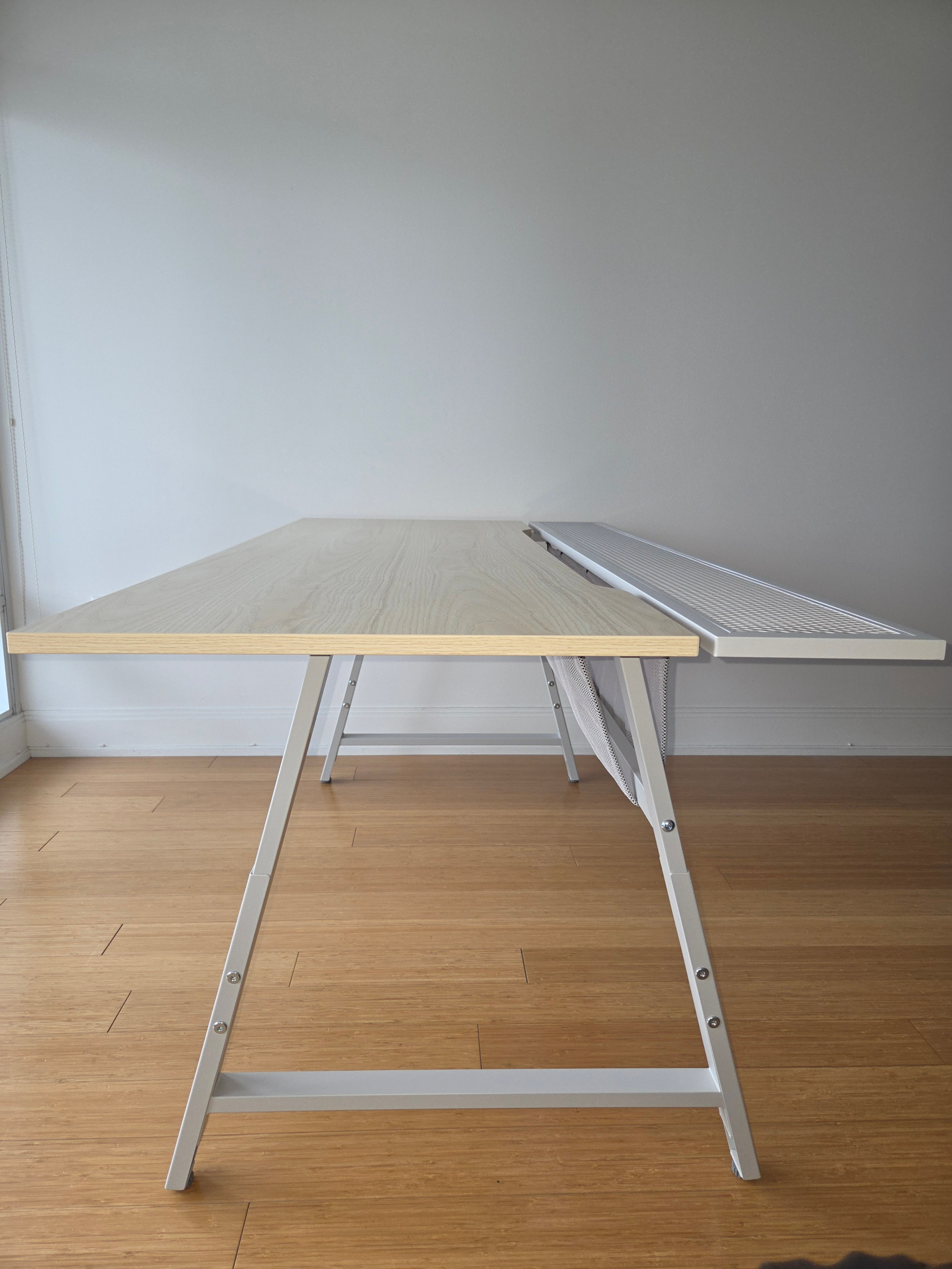 IKEA UTESPELARE Gaming Desk 160x80, Height Adjustable - photo 3