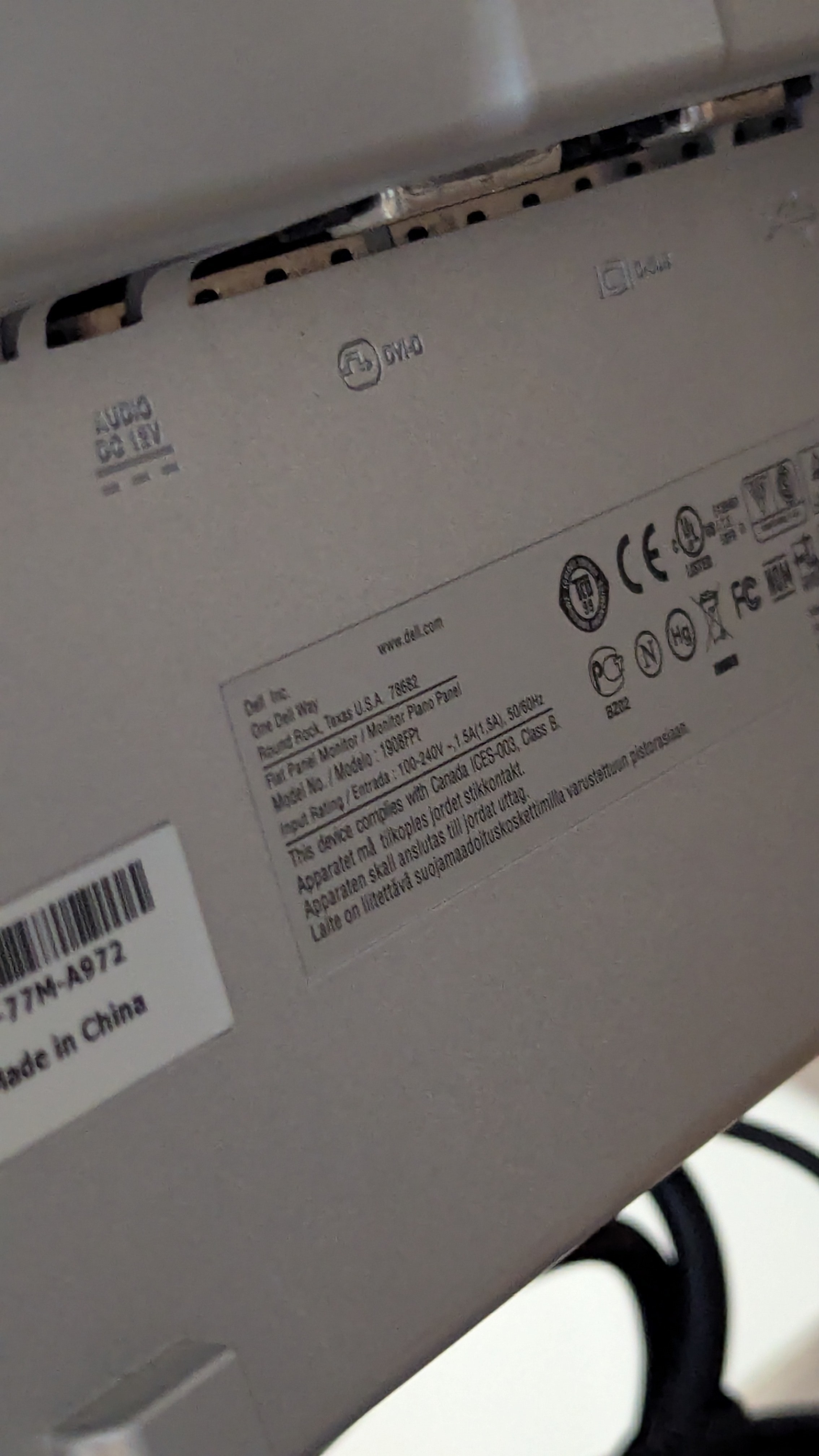 Dell 1908FPt Flat Panel Monitor - photo 2
