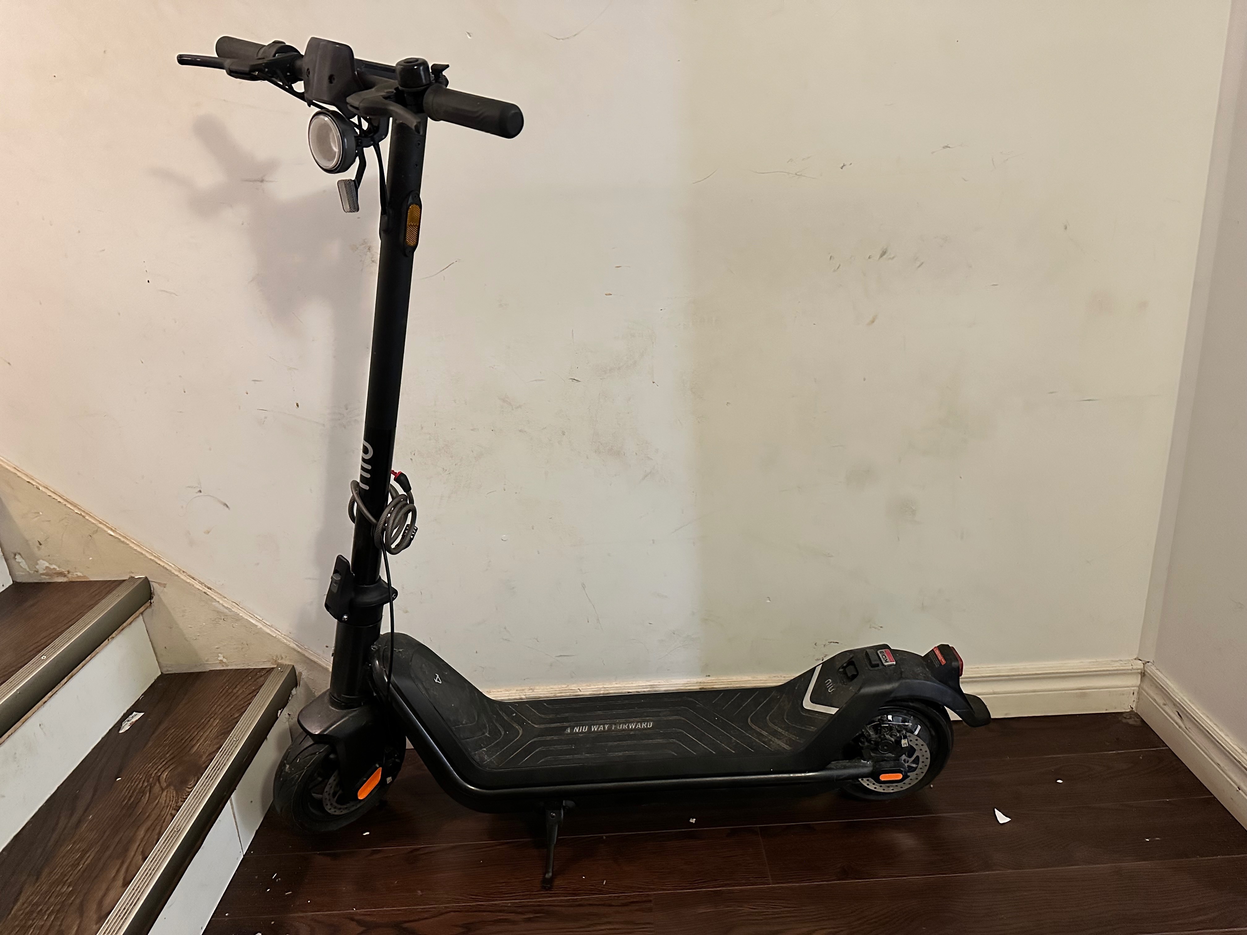 NIU KQi3 Pro Electric Scooter, Black - photo 3