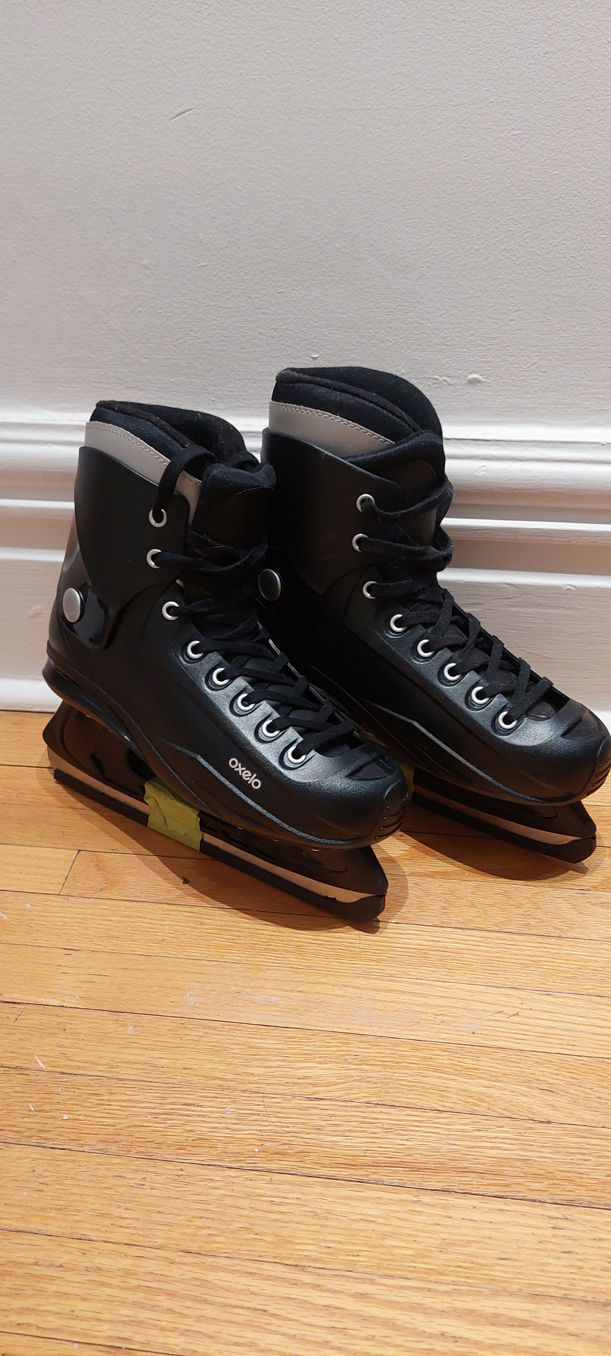 Oxelo FIT100 Ice Skates – Size 42 / US 9
