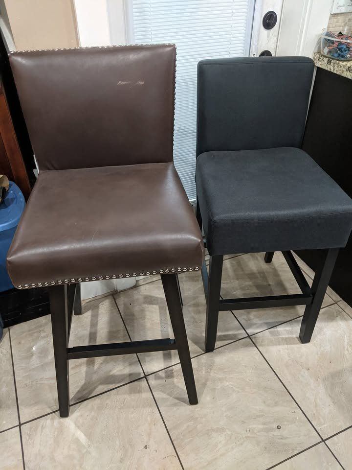 2 dinner chairs. $10 each