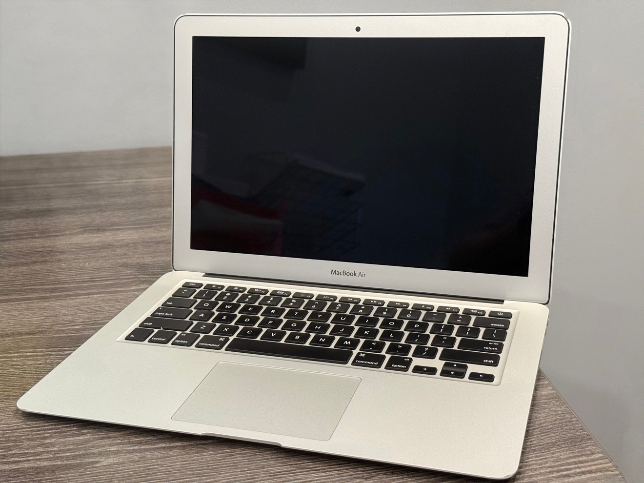 MacBook Air 13 (2017) - 1TB SSD, New Battery, Office