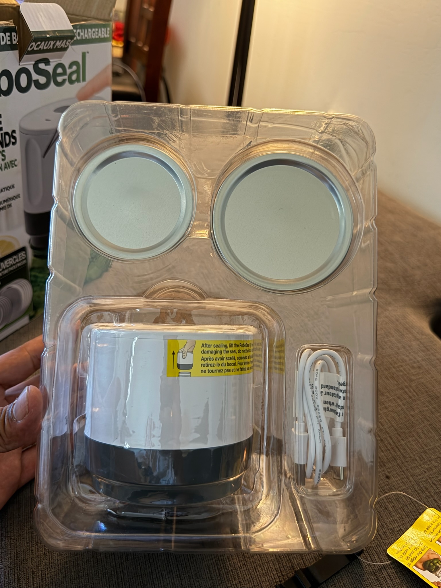 RoboSeal Electric Mason Jar Vacuum Sealer - photo 3