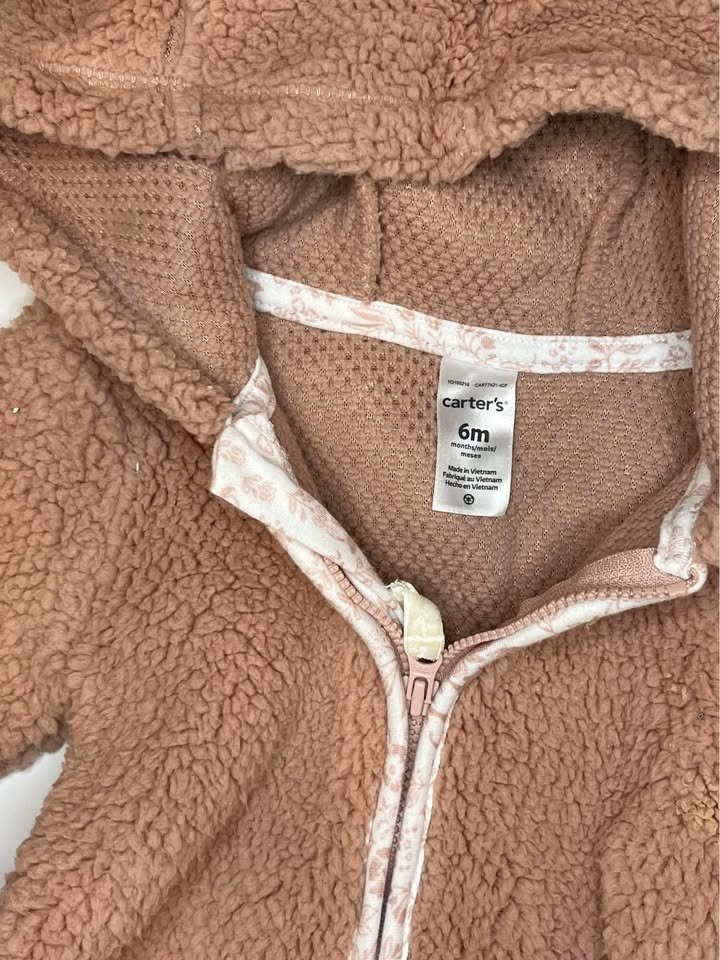 Carters girls winter onesie 3-6M - photo 3