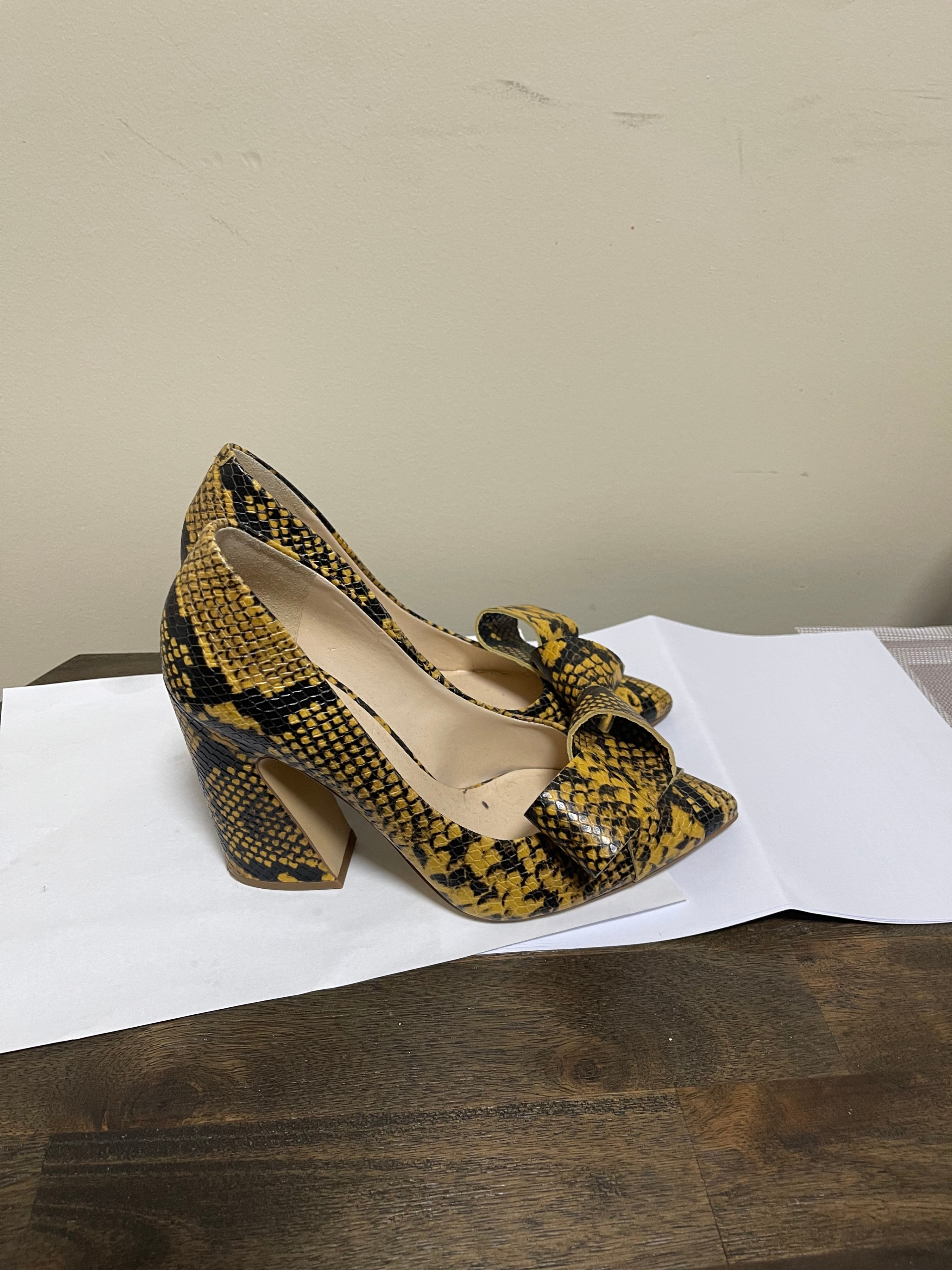 Women High-Heeled Pumps - photo 2