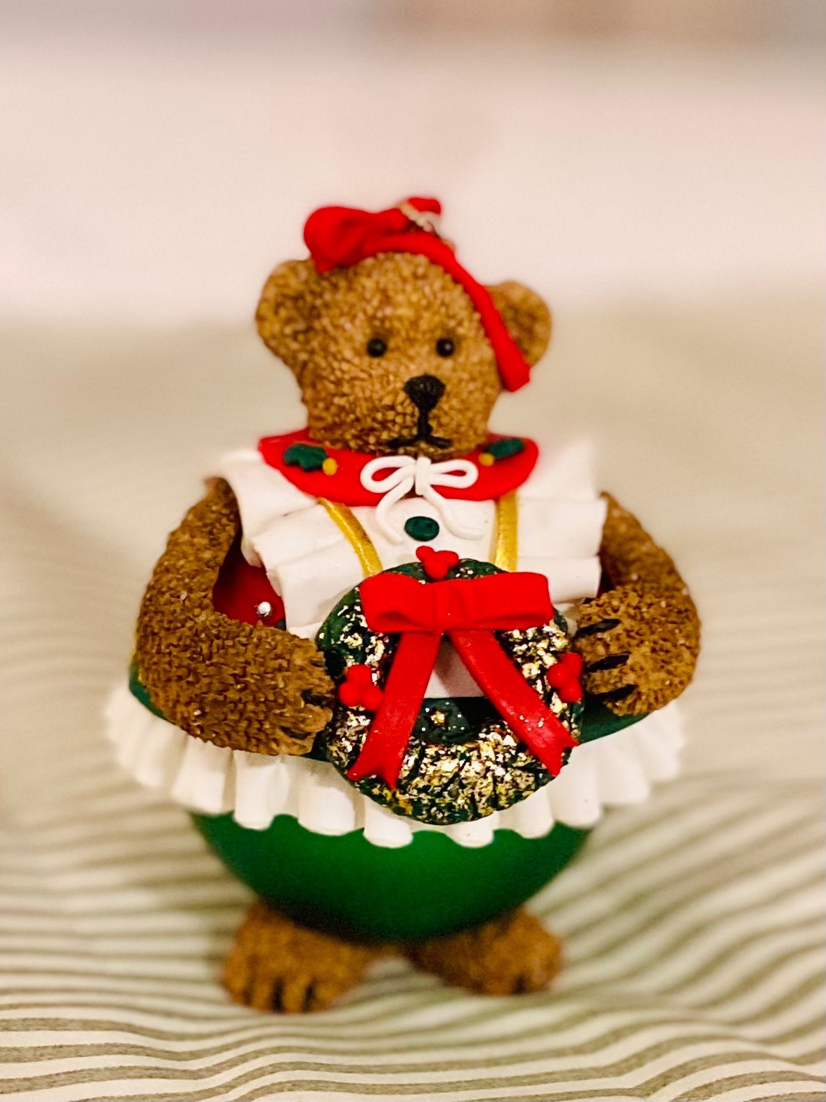 Traditions Christmas Ornament - Bear holding wreath - photo 2
