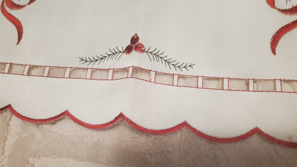 Embroidered White Christmas Placemats Set (17"x12") - photo 5