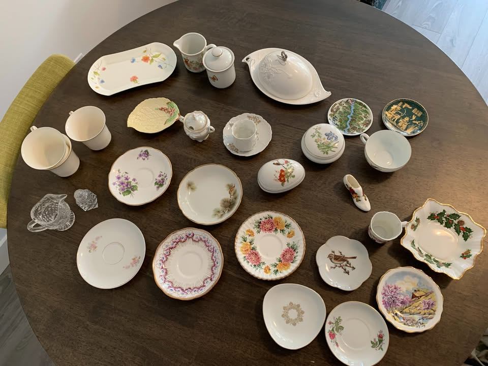 Assorted Vintage Porcelain Tableware Collection - photo 2
