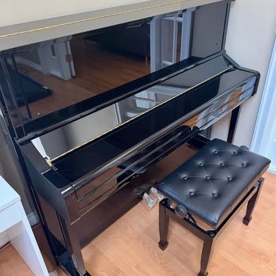 Yamaha U1 Upright Piano – Like New, Barely Played, Japan