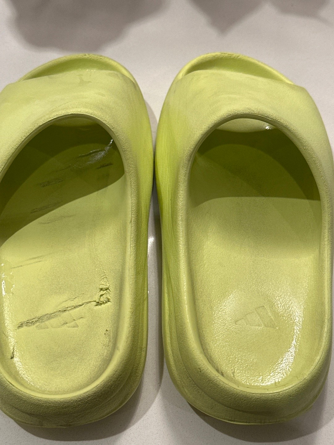 Adidas Yeezy Slides - Light Green 🏈🏈🏈