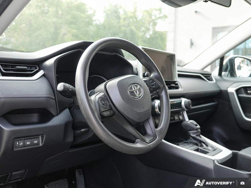 2024 Toyota RAV4 LE - photo 5