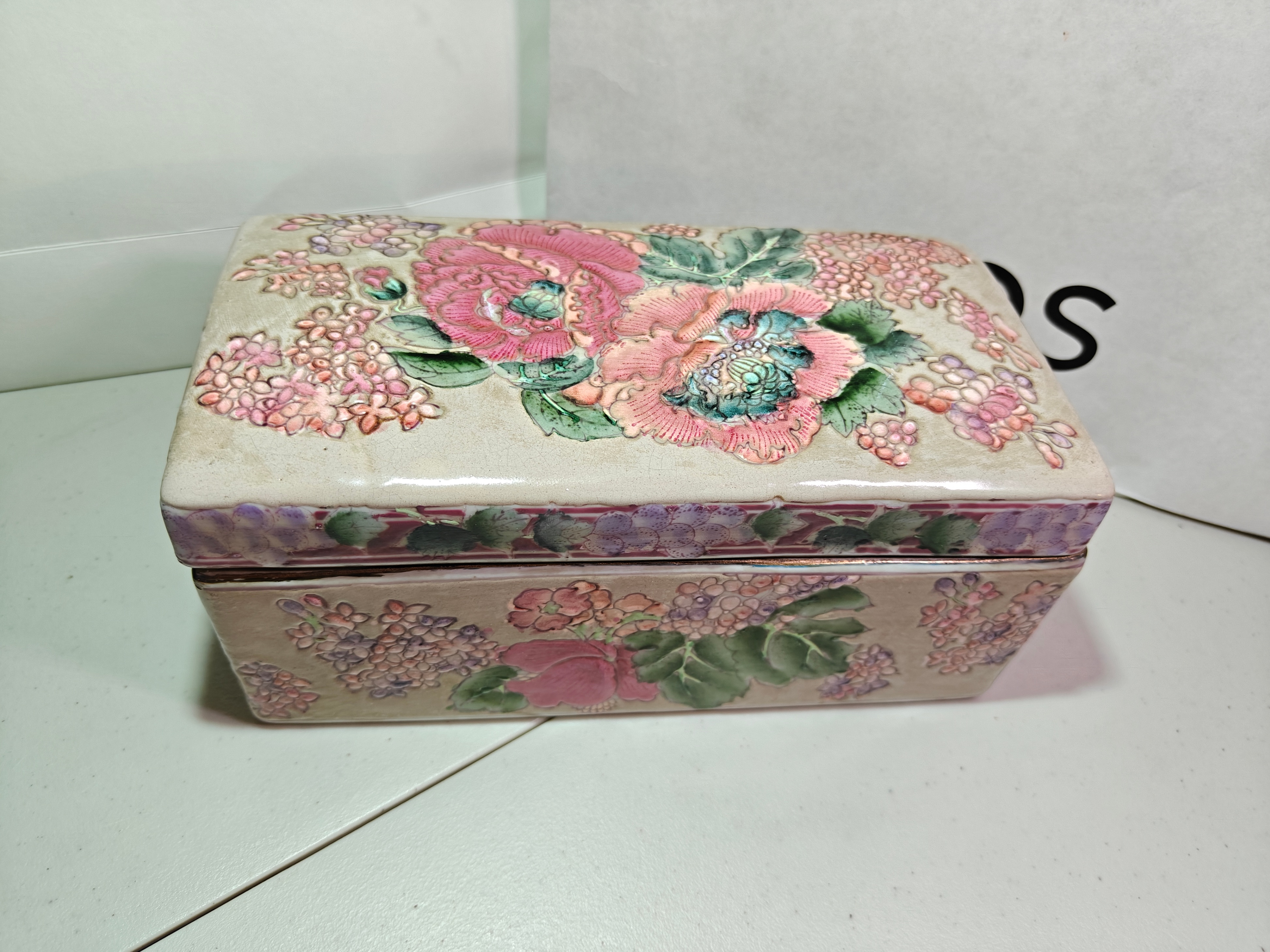 Vintage Made in Macau Ceramic Floral Trinket Box / Storage Box