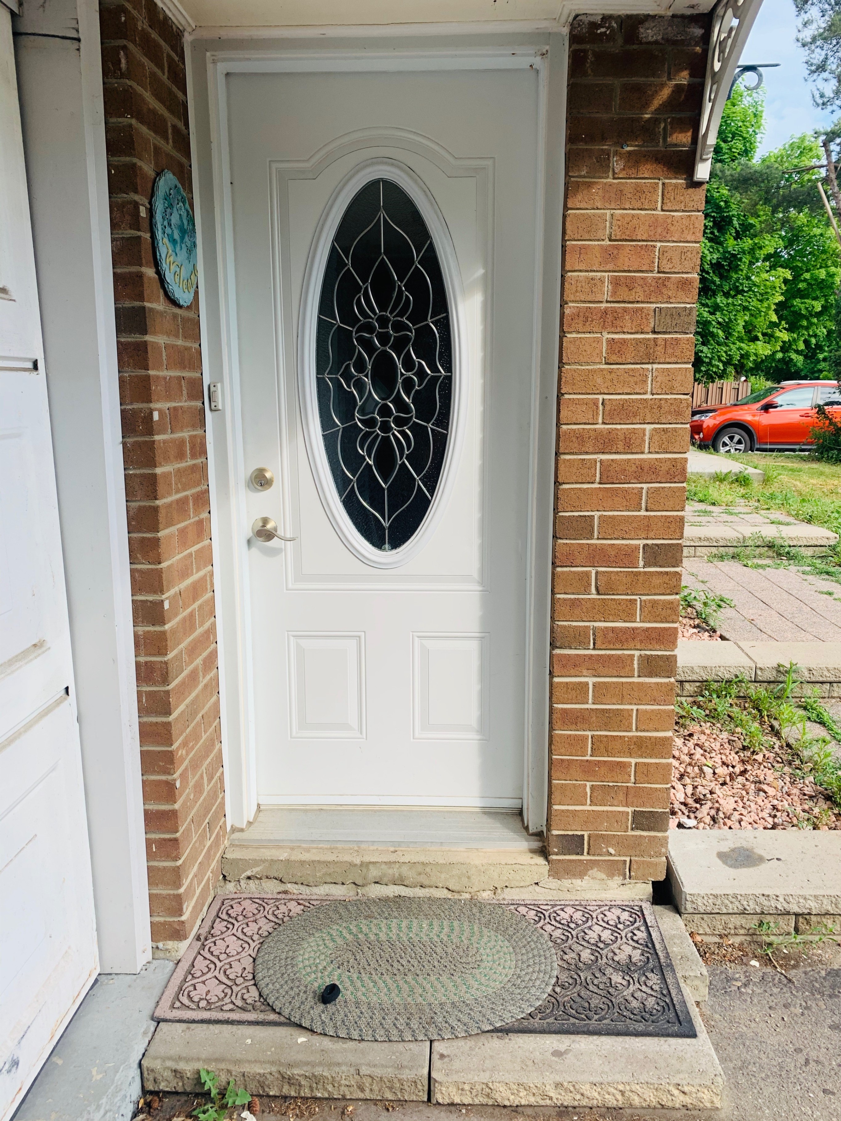 Bright 1-Bedroom Walkout Basement with Private Deck & Backyard