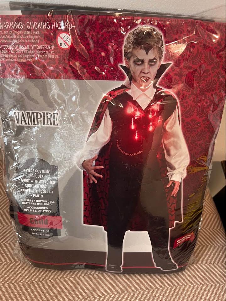Child's Light-Up Vampire Costume Size Large 12-14 - photo 2