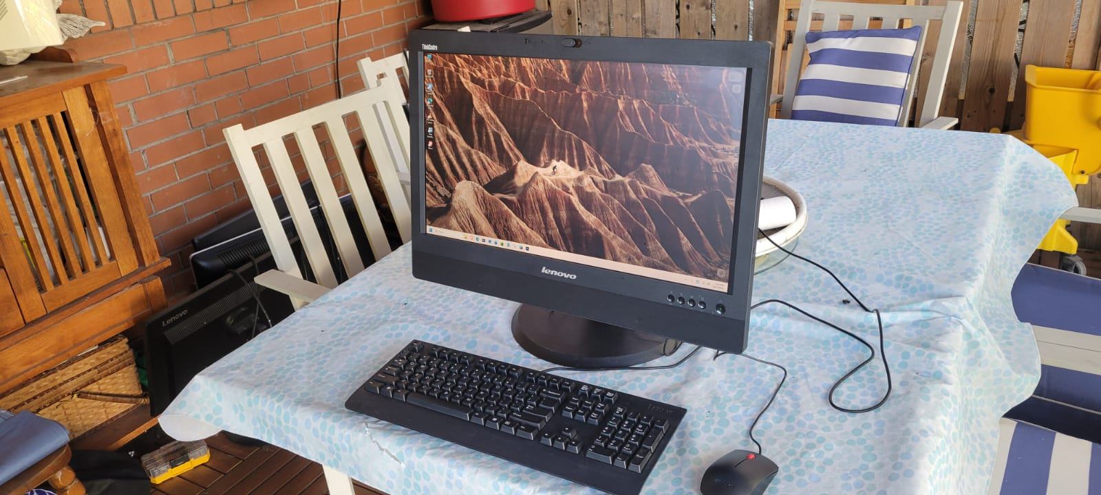 24" Lenovo i7 All-In-One AIO | Windows 11 Pro | SSD | 8GB RAM - photo 2