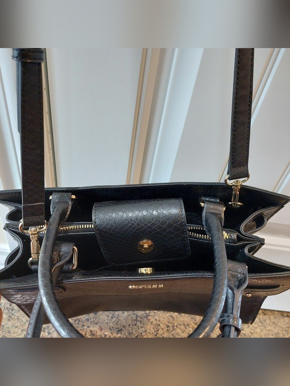 Guess Black Tote Shoulder Bag Womens OS Excellent Condition - photo 4