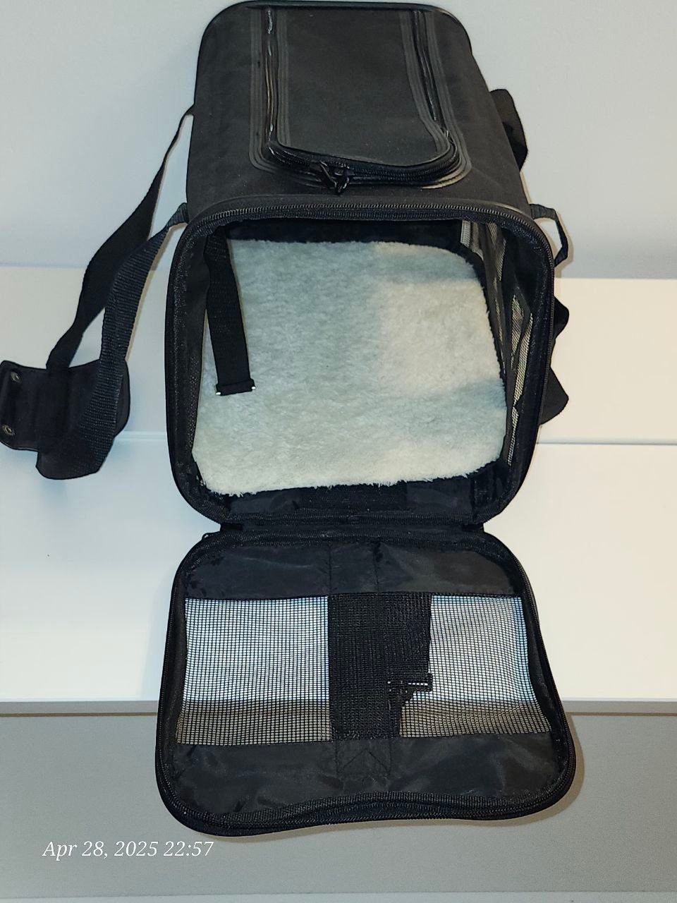 Soft Pet Carrier Bag – Black, Mesh Windows & Fleece Pad - photo 4