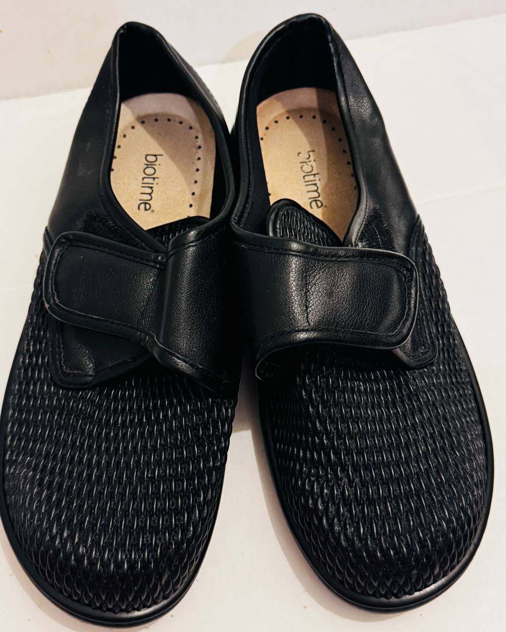 Biotime Dacey unisex therapeutic Shoes in black Size 44