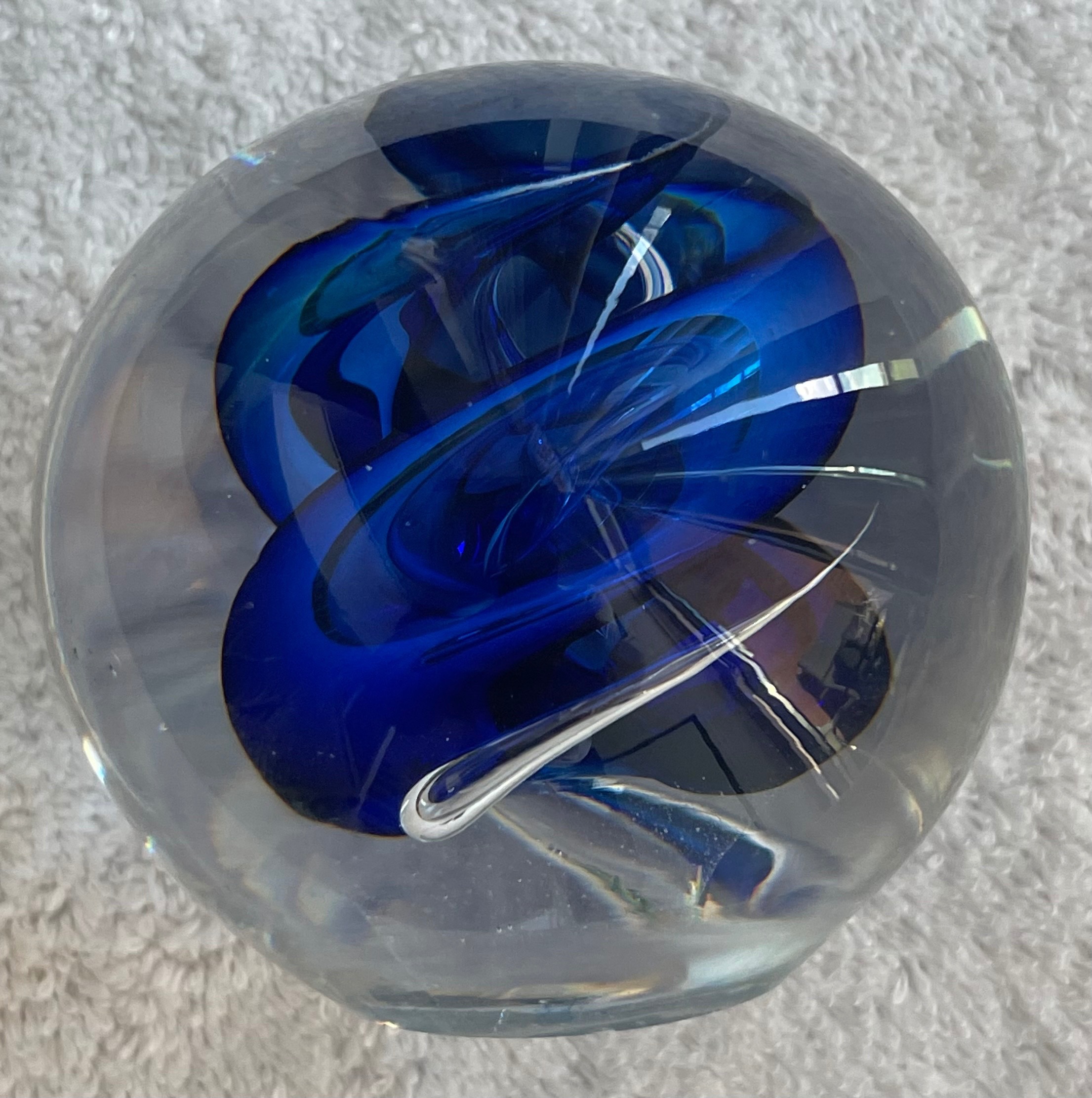 Signed Marian Pyrcak Polish Art Glass Paperweight - Blue Swirl - photo 2