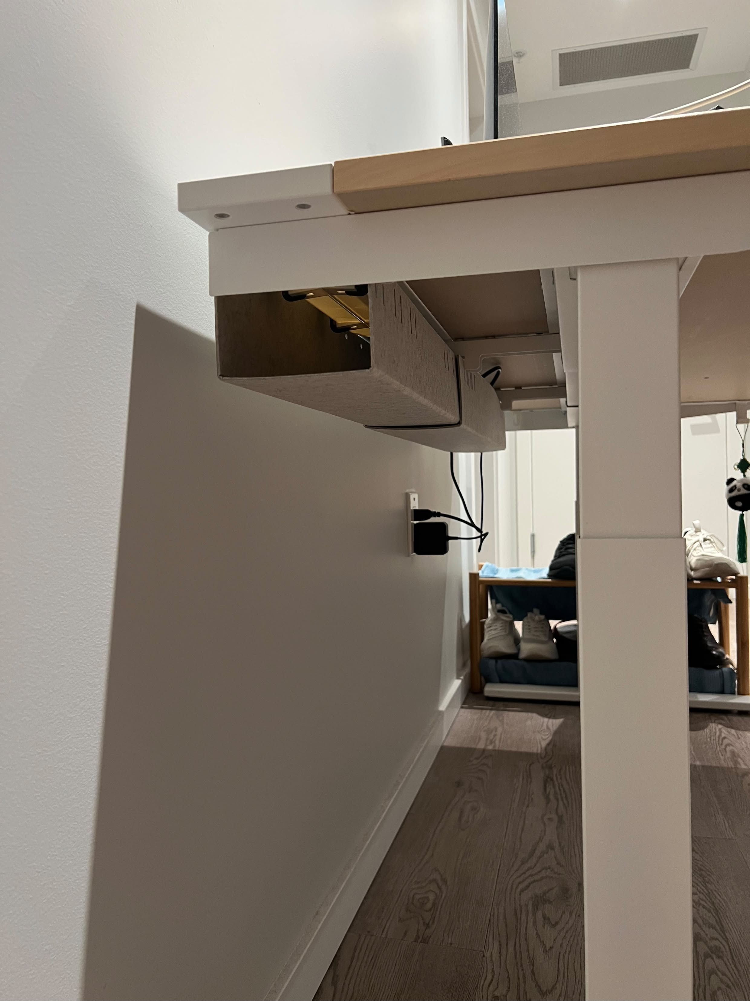 IKEA Mittzon Desk - photo 4