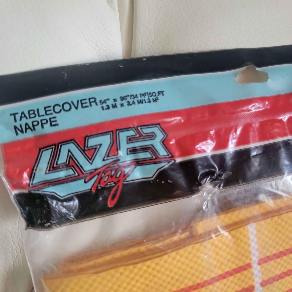 1986 Lazer Tag paper table cover sealed - photo 3