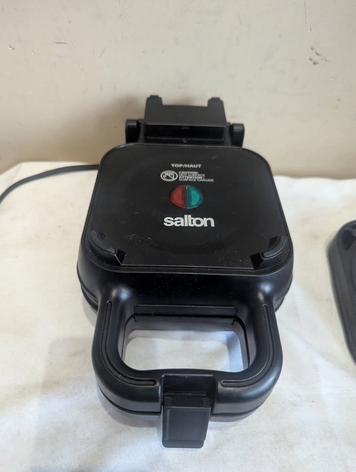 Salton STUFFED Waffle Maker Makes 2 Inch Thick Belgian Waffles - photo 5
