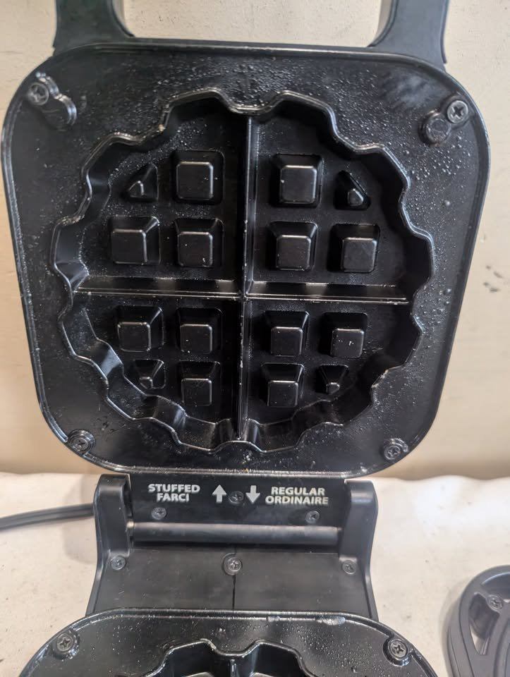 Salton STUFFED Waffle Maker Makes 2 Inch Thick Belgian Waffles - photo 3