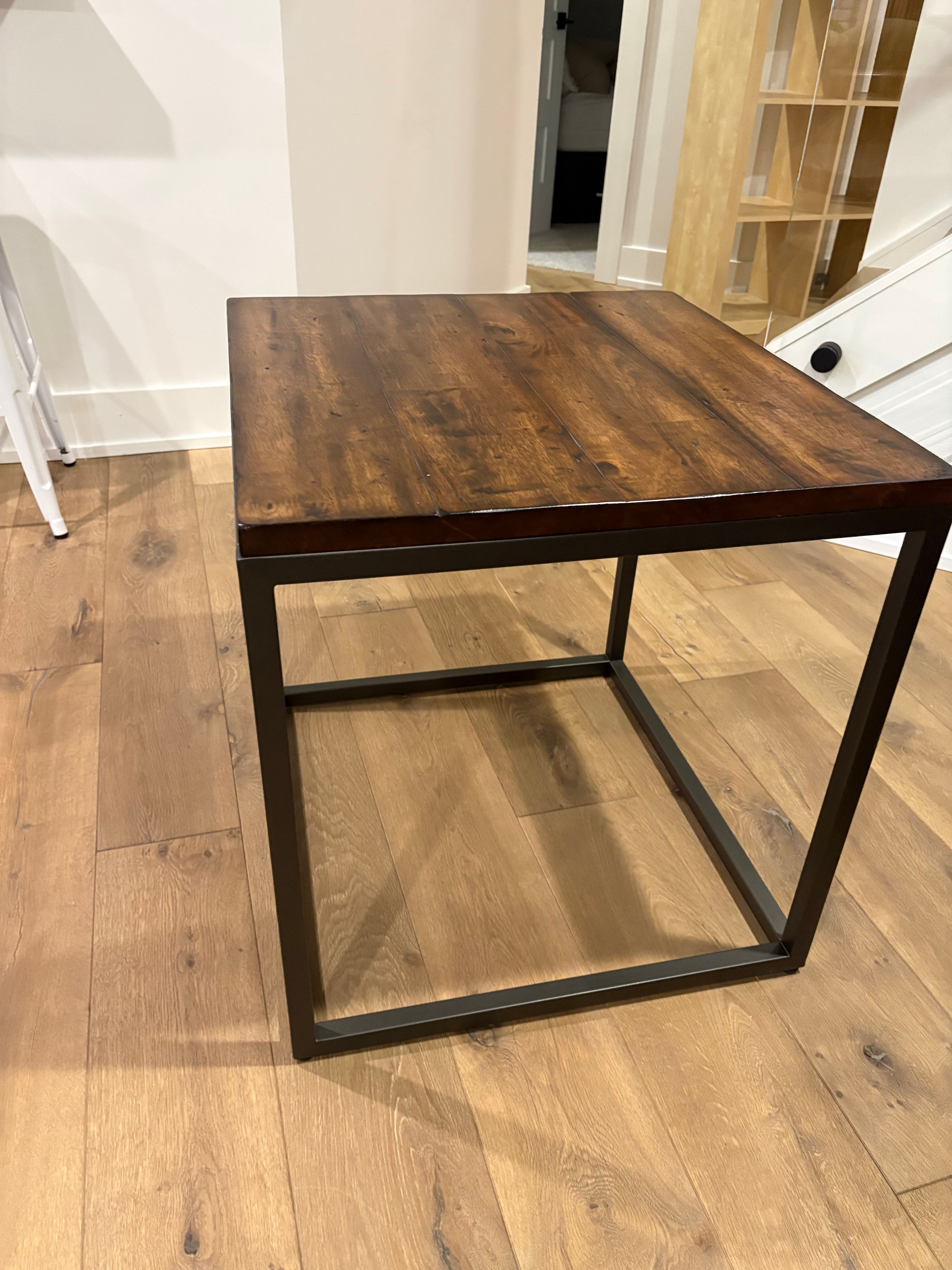 Large coffee table and 2 large end tables - photo 3