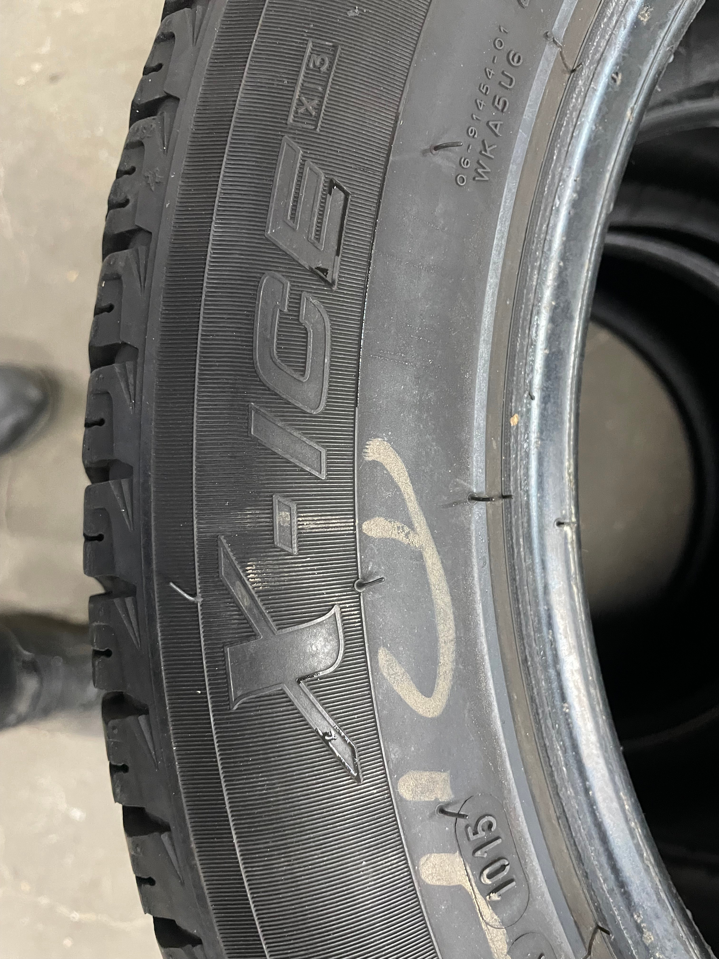 3 x P225/55R17 Michelin Xice Winter Tires - photo 3