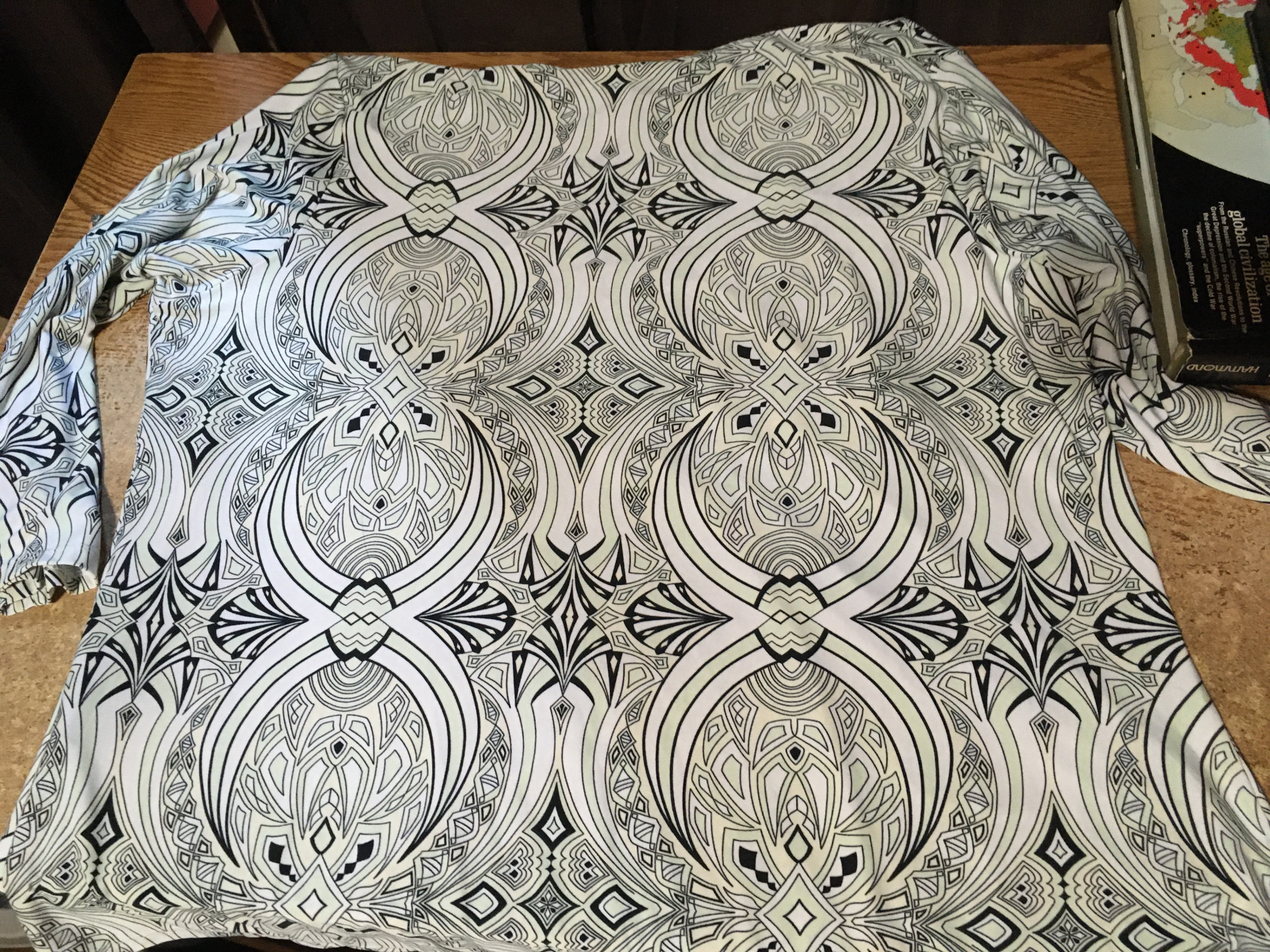 ESSENTIALS BY MILANO WHITE BLACK GREEN PAISLEY TOP V NECK 1X - photo 5