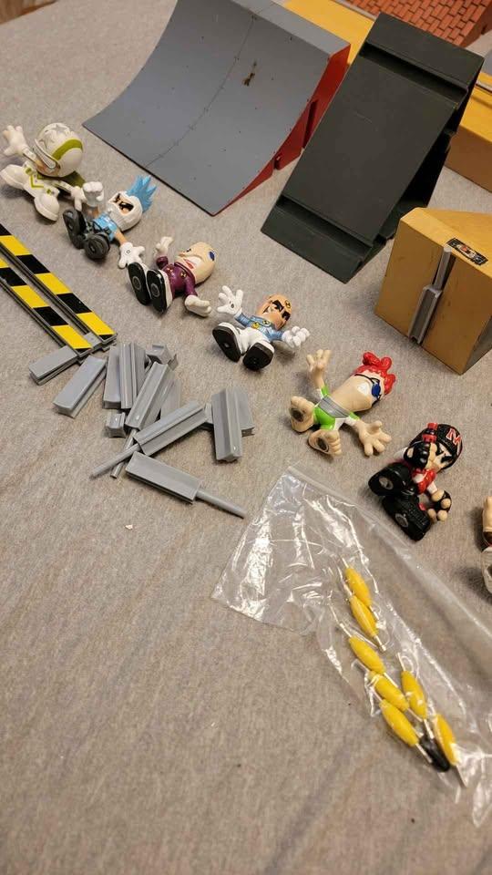 Tech Deck skateboard ramps rails figures lot - photo 3