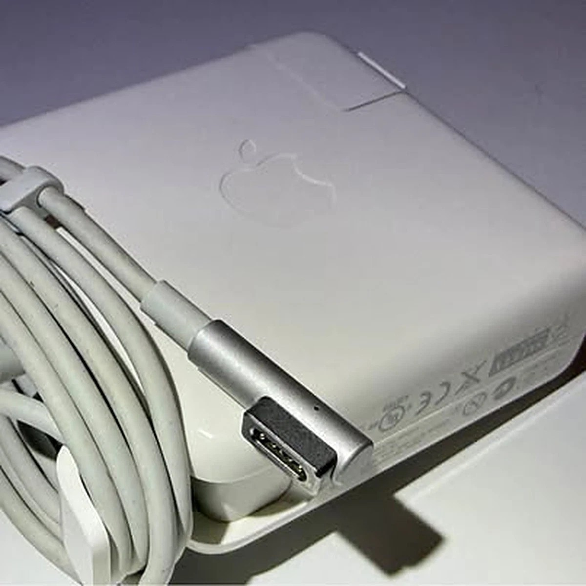 Apple 85W MagSafe Power Adapter PA-1850-3
