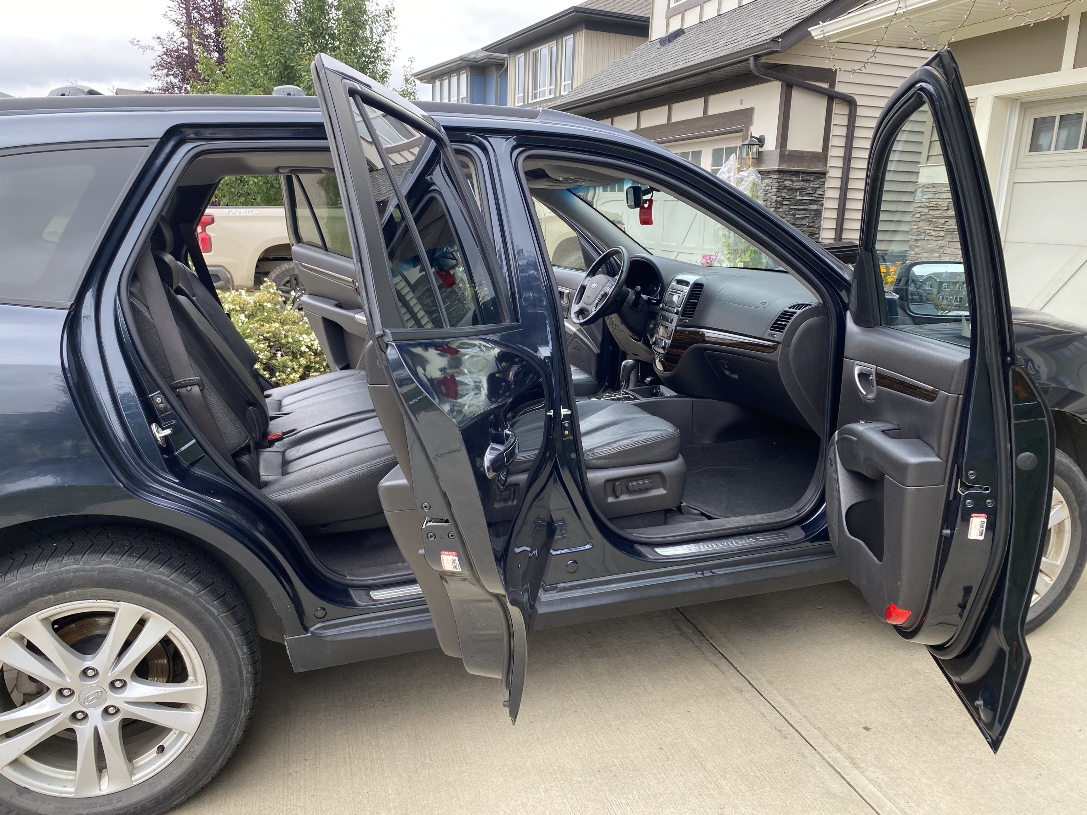2010 Hyundai Santa Fe Sport – Active Status – AWD – 239K – $4950