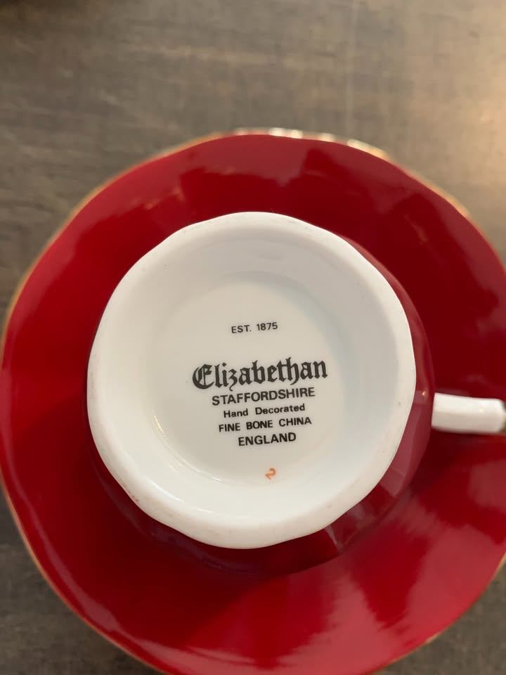 Elizabethan Staffordshire Fine Bone China Teacup and Saucer - photo 2