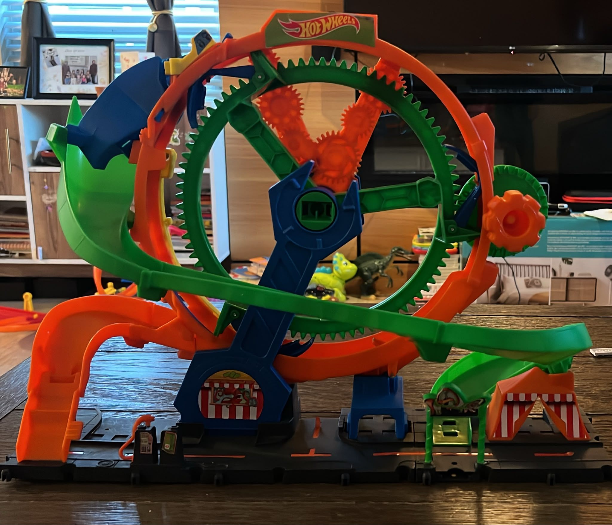 Hot Wheels Ferris Wheel Stunt Set