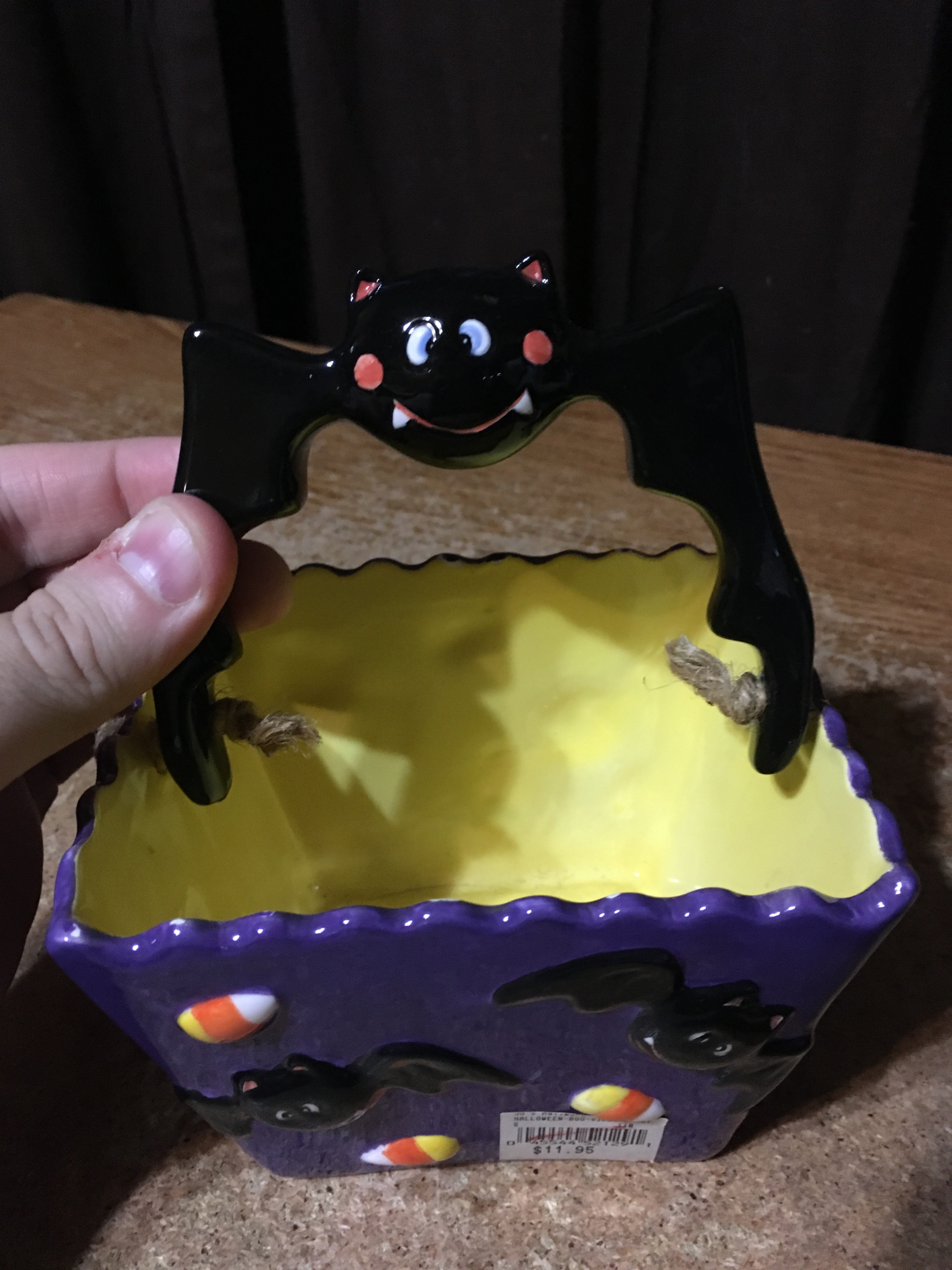 2002 ENESCO DANIEL DELA CRUZ BASKET HALLOWEEN CERAMIC BATS CANDY - photo 2