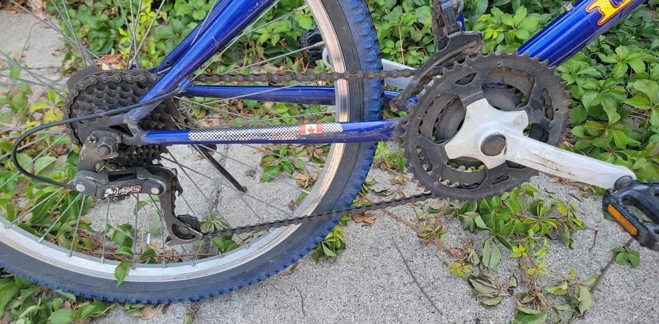 Youth mountain bike 24 inch wheels for repair restoration or - photo 2