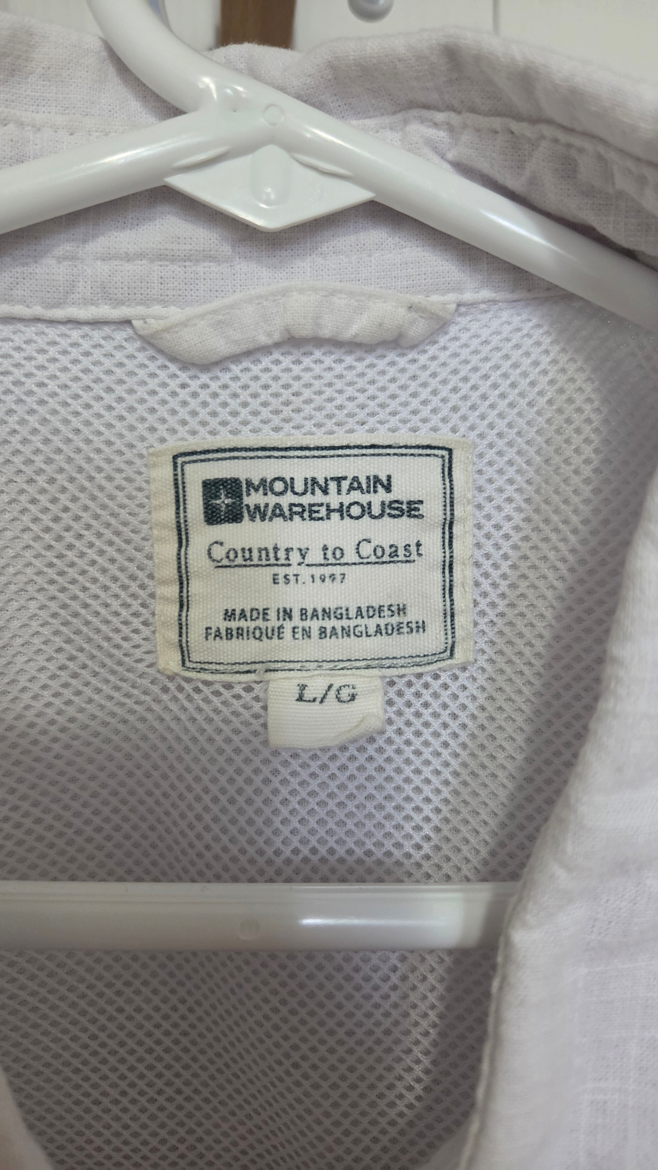 Mountain Warehouse White Button-Up Shirt - Size Large - photo 3