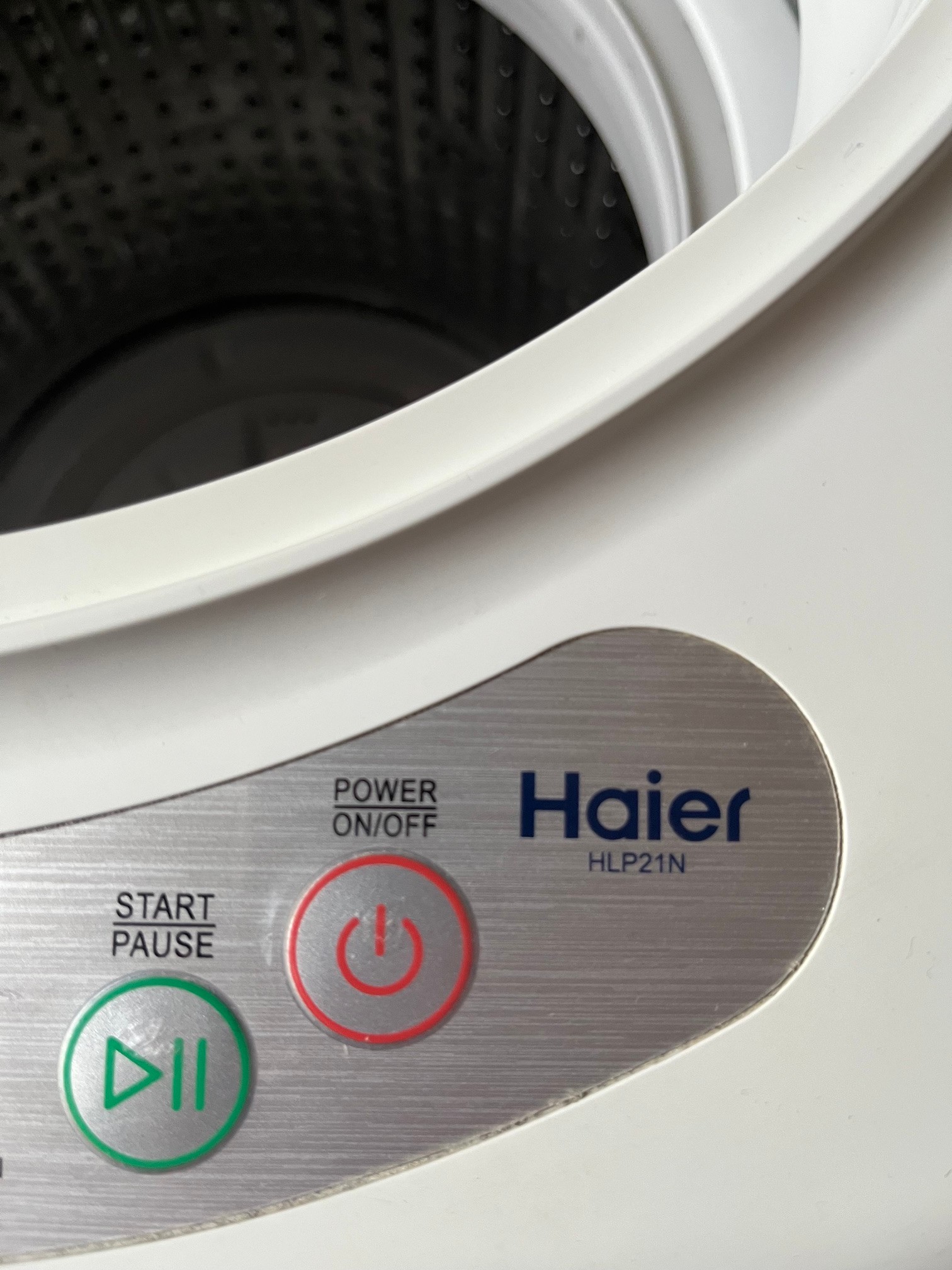 Portable HAIER Washing Machine - HLP21N - $140 - photo 4