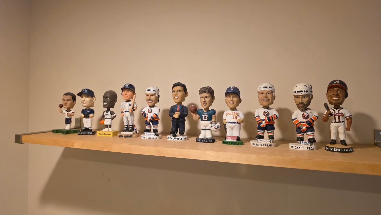 11 Vintage Sports Bobbleheads - Yankees, Islanders, NFL, NBA